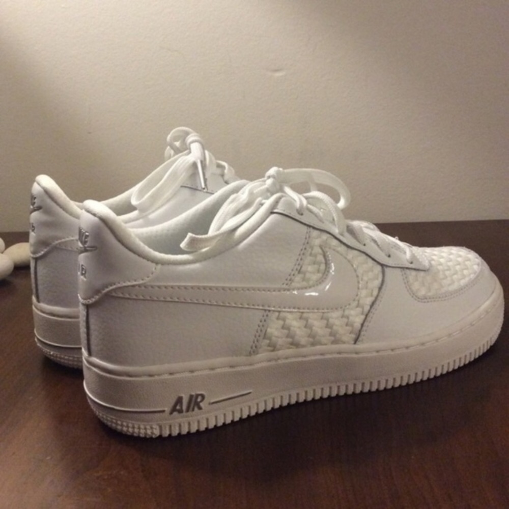 NEW NIB Nike Air Force 1 LV - Picture 5 of 8